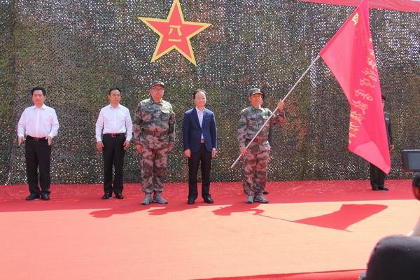 工程局扛起省民兵洪澇災(zāi)害救援分隊旗幟